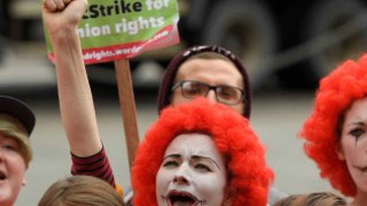 İngiltere McDonald's çalışanları grevde