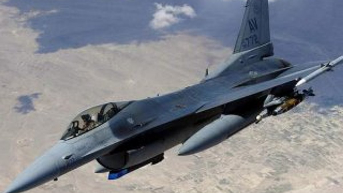 ABD'de F-16 uçağı düştü