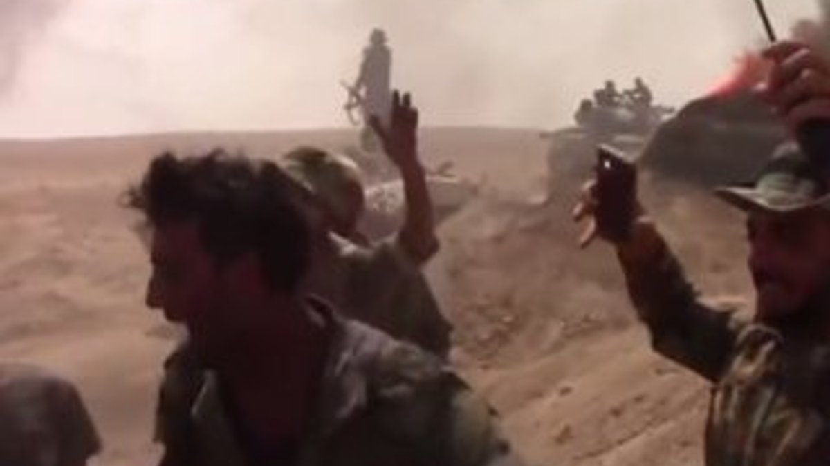 DEAŞ'tan kurtarılan Deyrizor'da askerlerin sevinci