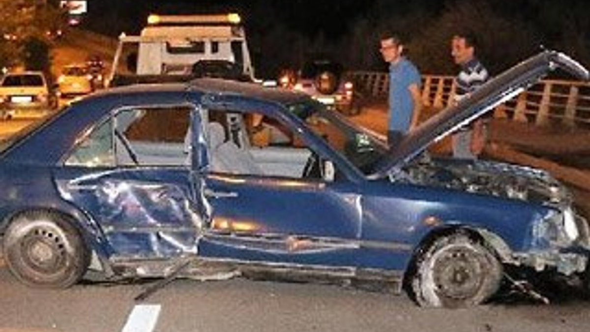 Kazadan yara almadan kurtulan genç otomobile ağladı