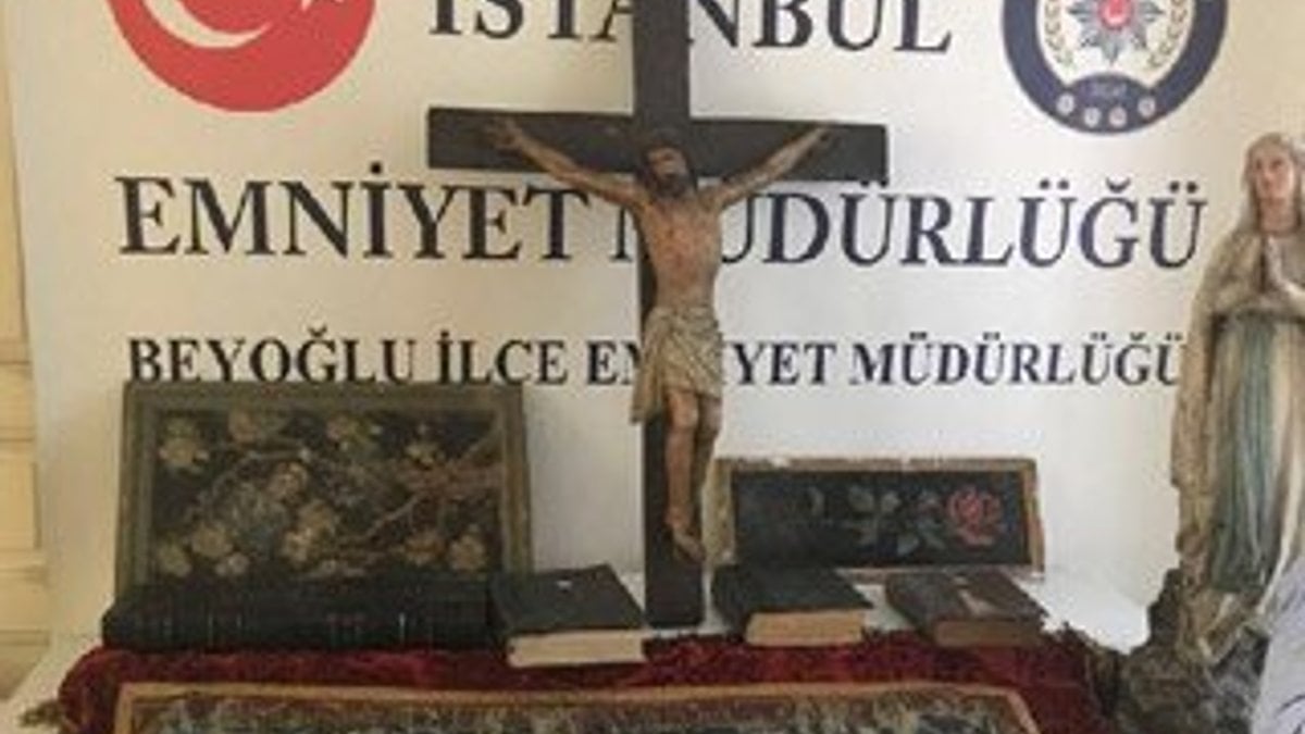 Beyoğlu'nda kiliseyi soyan hırsızlar yakalandı