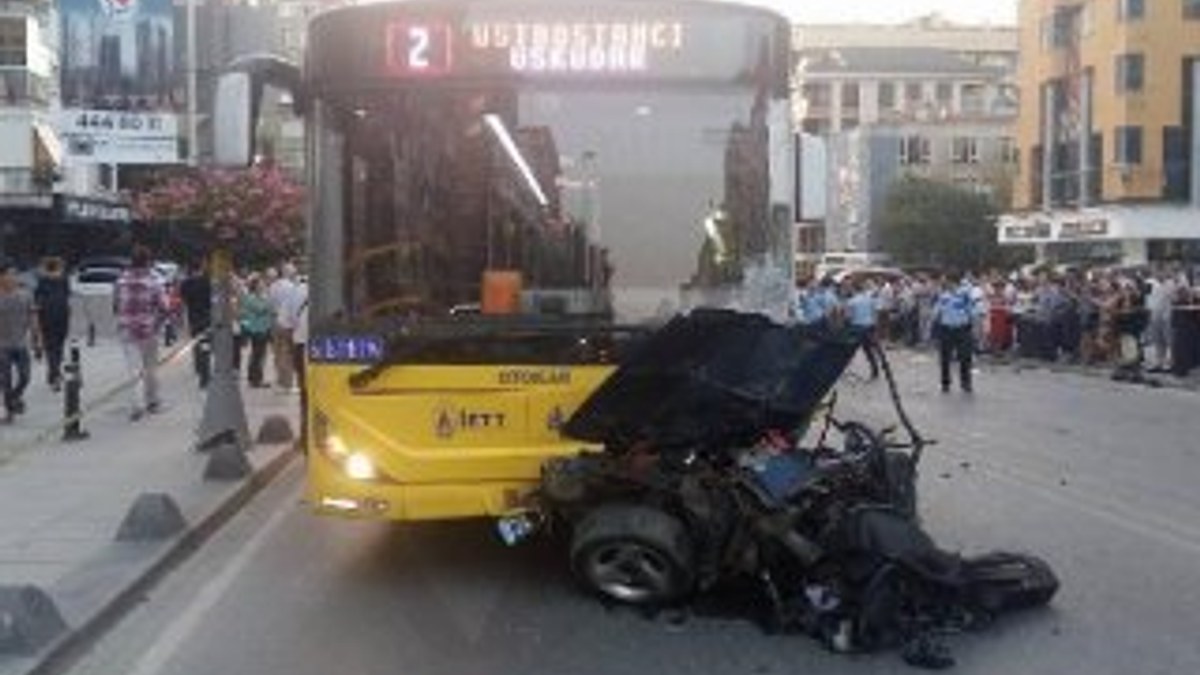 Kadıköy'de trafik kazası: 1 ölü, 2 yaralı