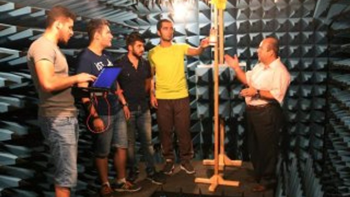 Türk öğrenciler 6,5 ayda model uydu yaptı