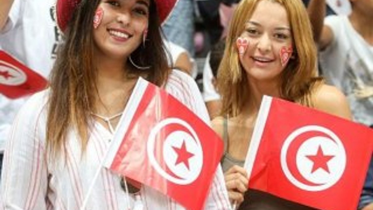Tunuslu kadınlar Müslüman olmayan erkeklerle evlenebilecek