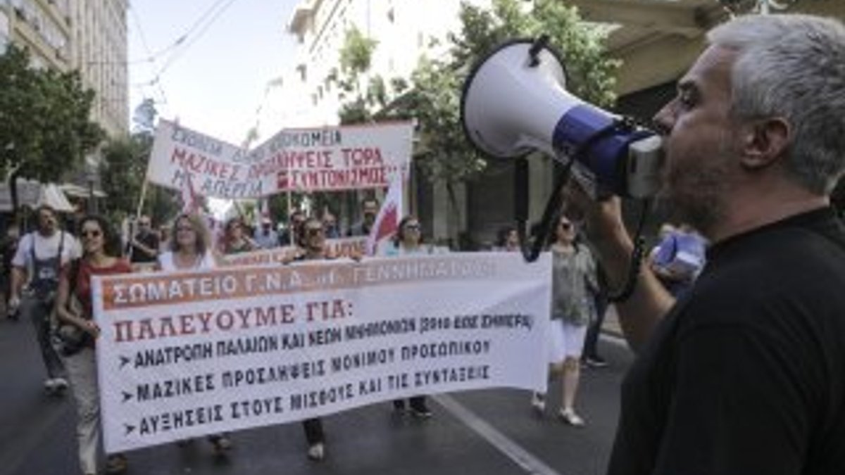 Atina'da hükümet karşıtı gösteri