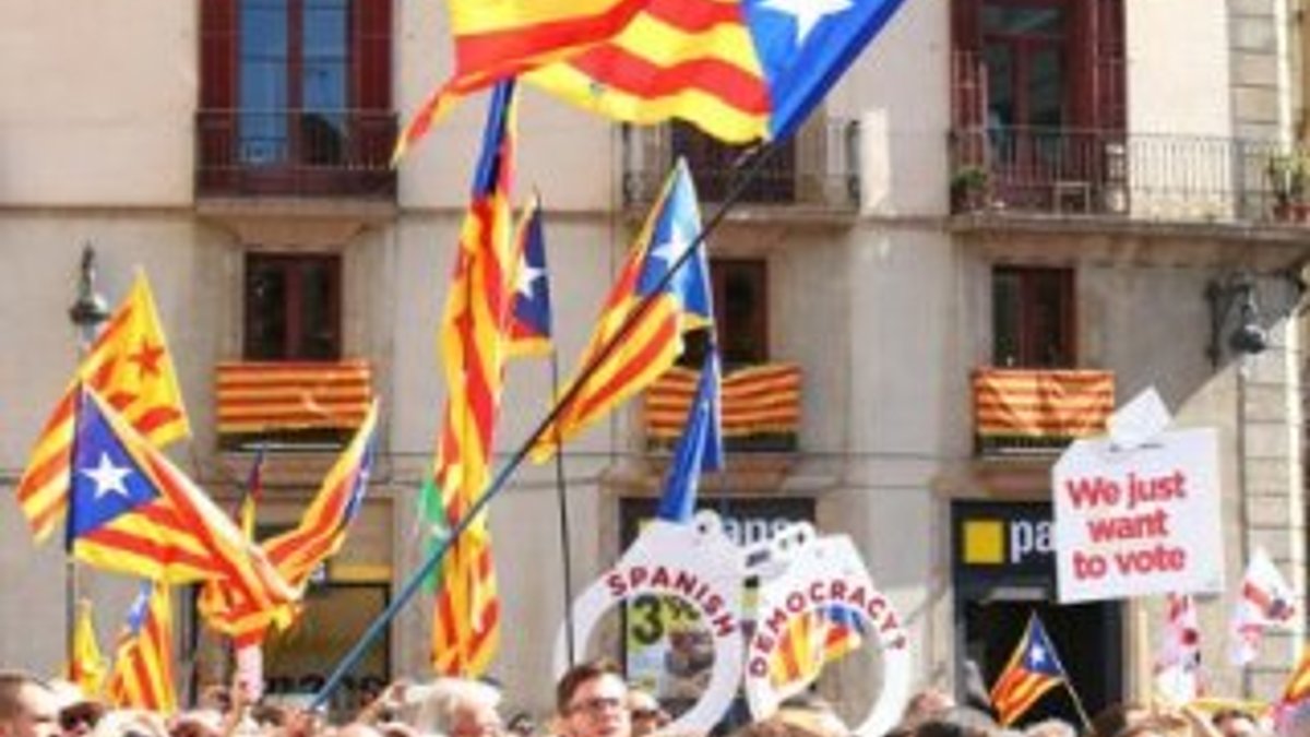 Katalonya referandum talebinden vazgeçmiyor