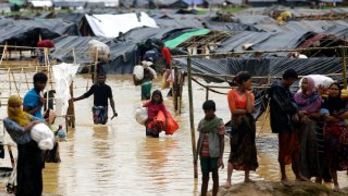 Rohingya Müslümanlarının kampını sel bastı