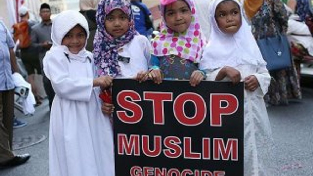 Müslüman Günü Yürüyüşü'nde Myanmar'a tepki