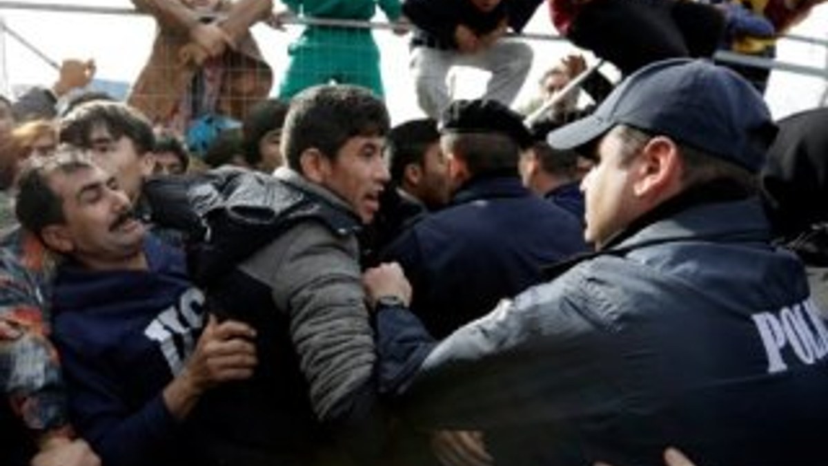 Yunanistan'a mülteci uyarısı