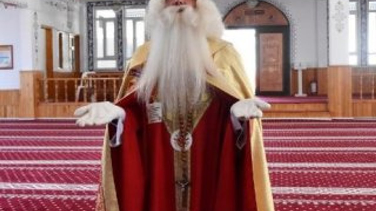 Alman Noel Baba Antalya'da camiye gitti