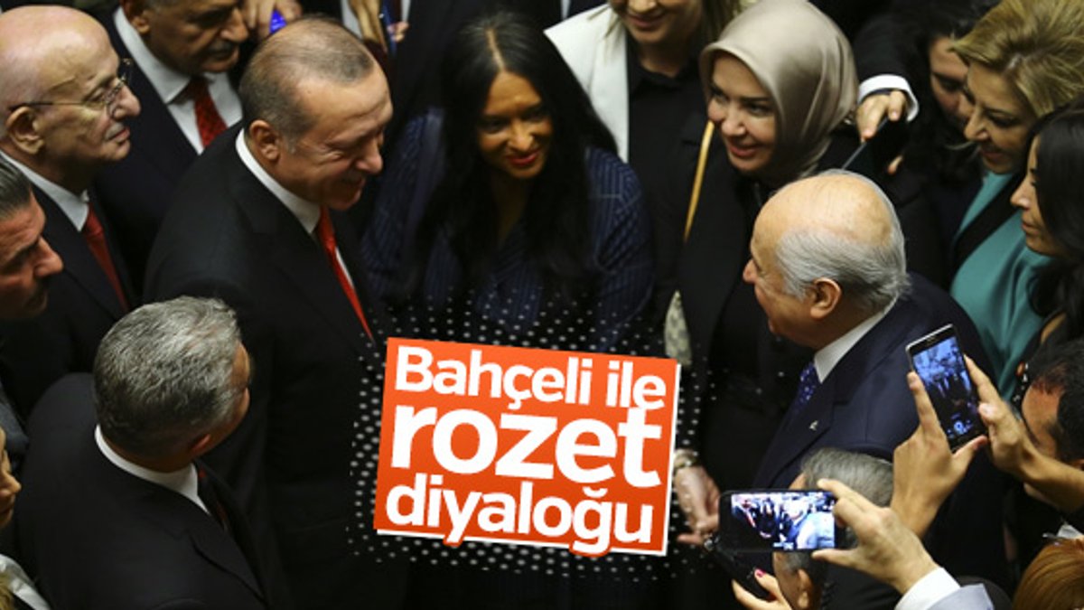Erdoğan ile Bahçeli'nin rozet diyaloğu