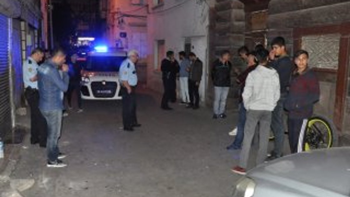 İzmir'de apartmanda patlama: 1 yaralı
