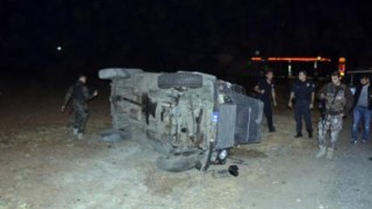 Şanlıurfa'da zırhlı araç devrildi: 2 polis yaralı