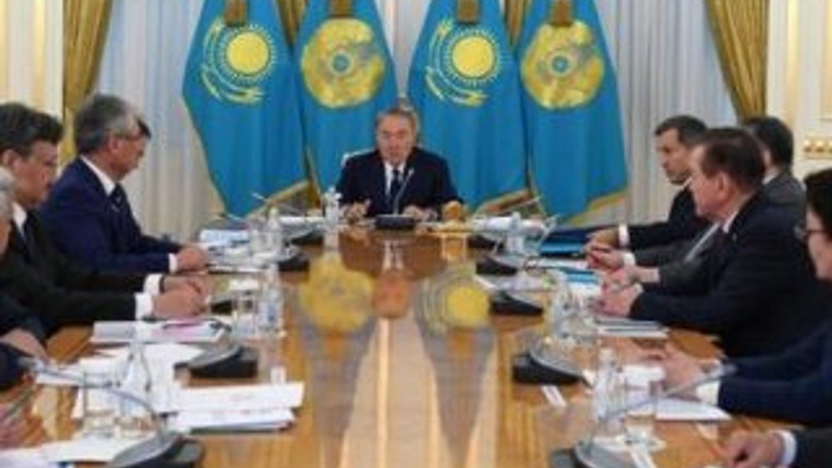 Kazakistan Latin alfabesine geçiyor