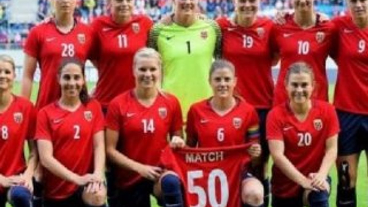 Norveç'te kadın ve erkek futbolcuların eşitlik kararı