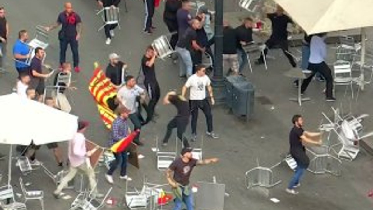Barselona’da sandalye savaşı