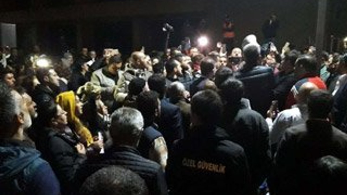 Ankara Büyükşehir Belediyesi önünde kadro protestosu