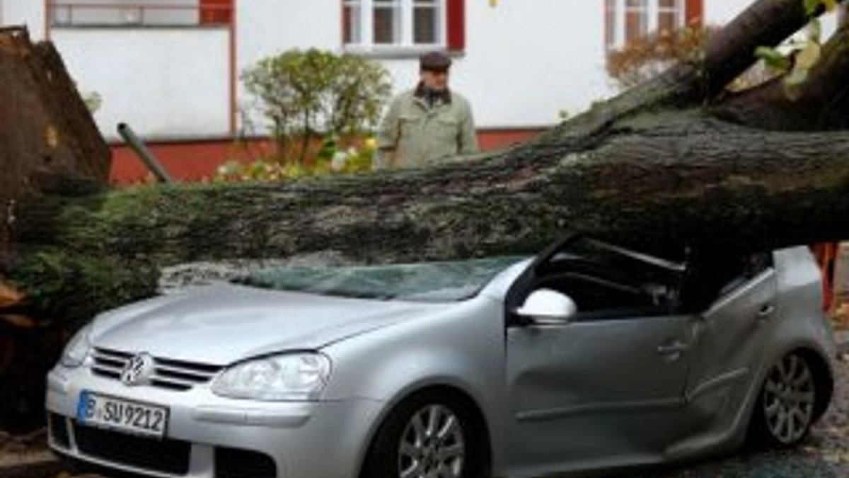 Herwart Kasırgası Almanya'yı vuruyor