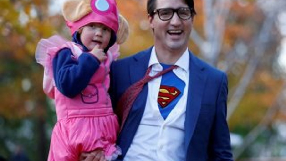 Justin Trudeau Süpermen kılığına girdi