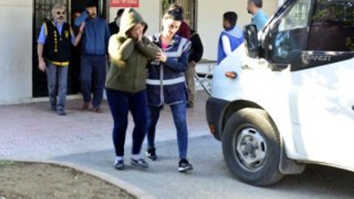 Çıplak fotoğraf şantajcısı Adanalılar yakalandı
