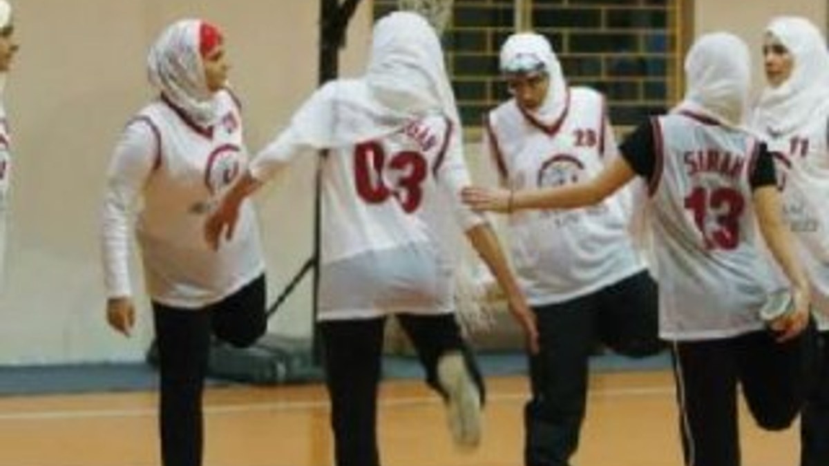 Ilımlı Suudi Arabistan'da ilk kadın basket turnuvası