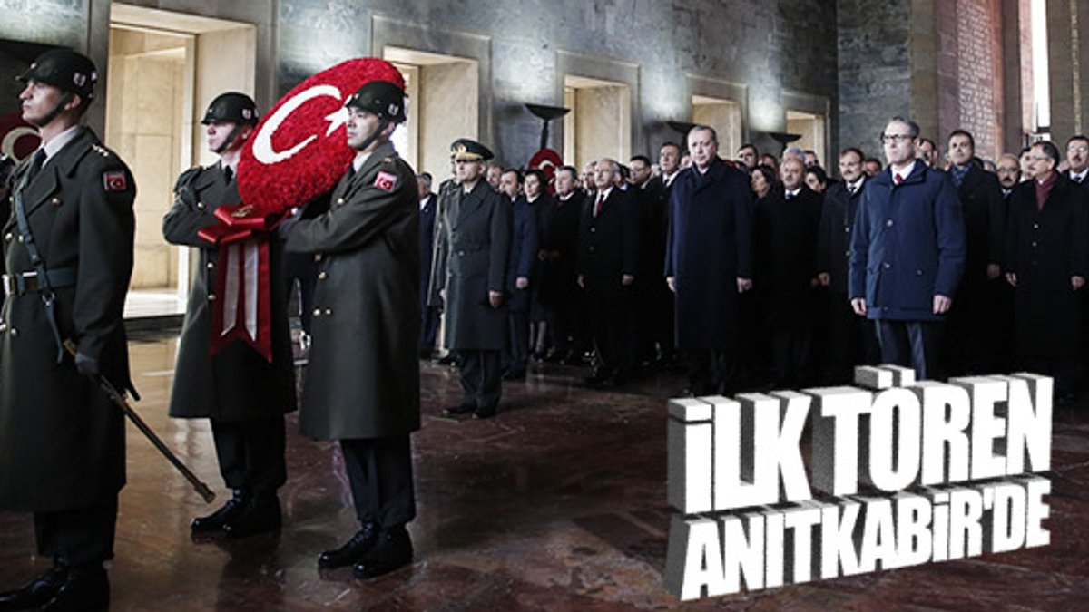 Anıtkabir'de Atatürk'e saygı duruşu