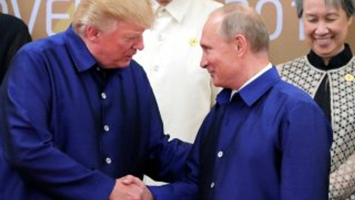 Trump ve Putin sadece tokalaştı