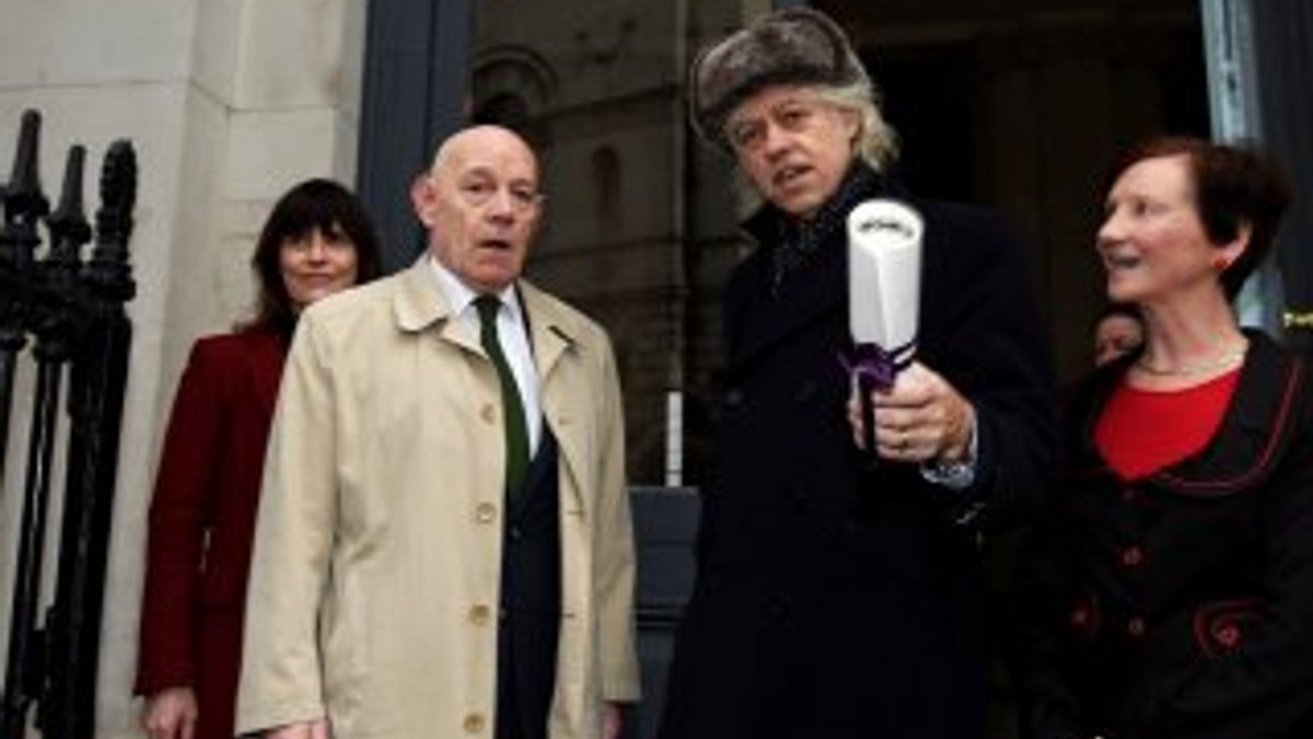 Ünlü sanatçı Bob Geldof özgürlük ödülünü iade etti