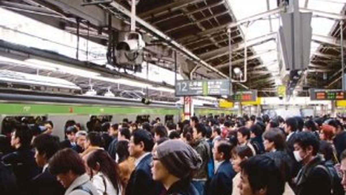 Japonya'da 20 saniye erken kalkan tren için özür
