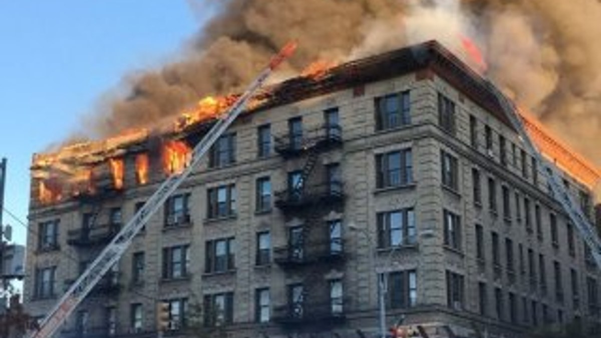 New York'taki büyük yangına 80 itfaiye gönderildi