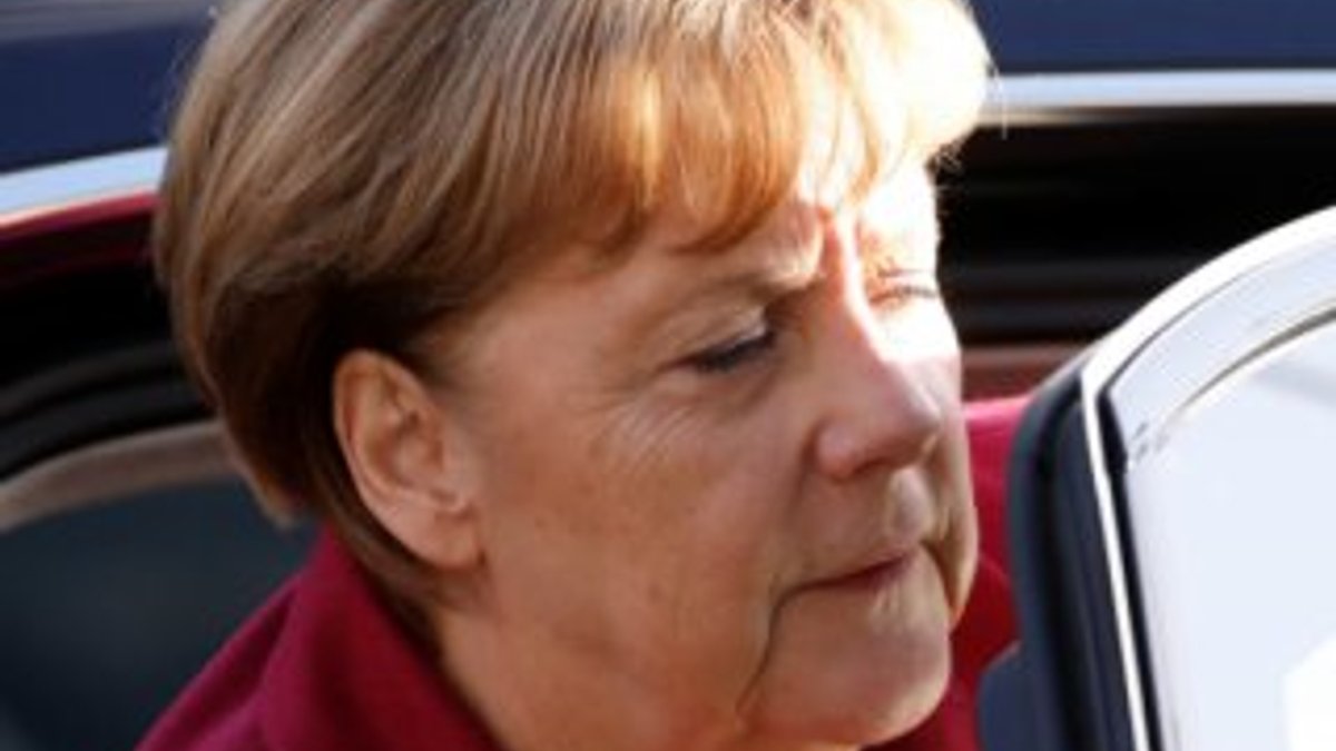 Merkel'den siyasi kriz sonrası ilk açıklama