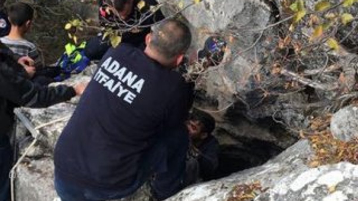 Adana'da mağarada mahsur kalan 2 genç kurtarıldı