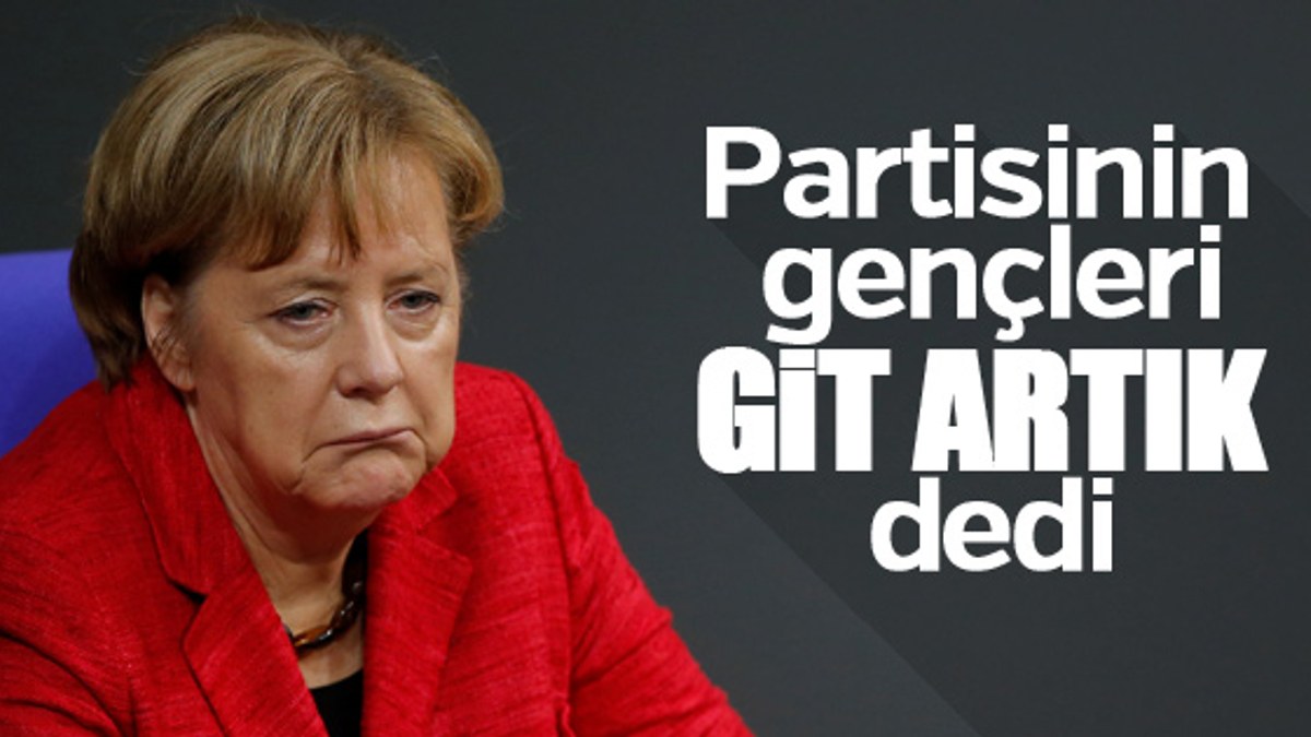 Gençlik kolları Merkel'in istifa etmesini istiyor