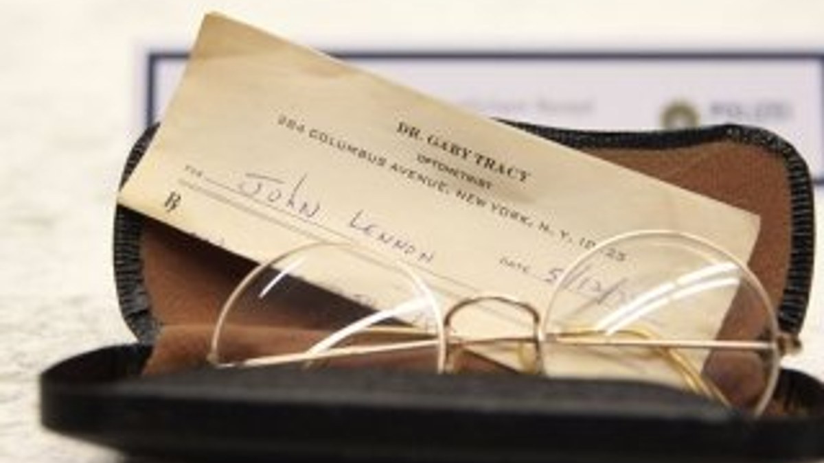 John Lennon’ın kayıp eşyaları Berlin’de ortaya çıktı