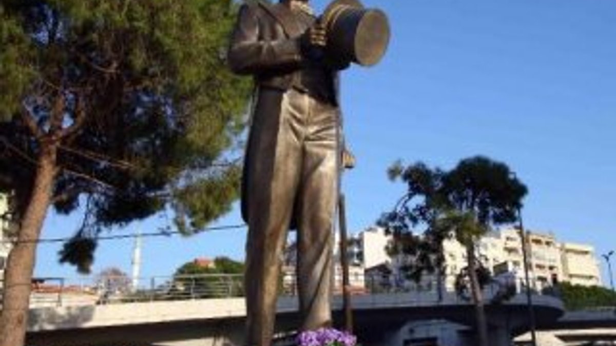 İzmir'e yeni Atatürk heykeli