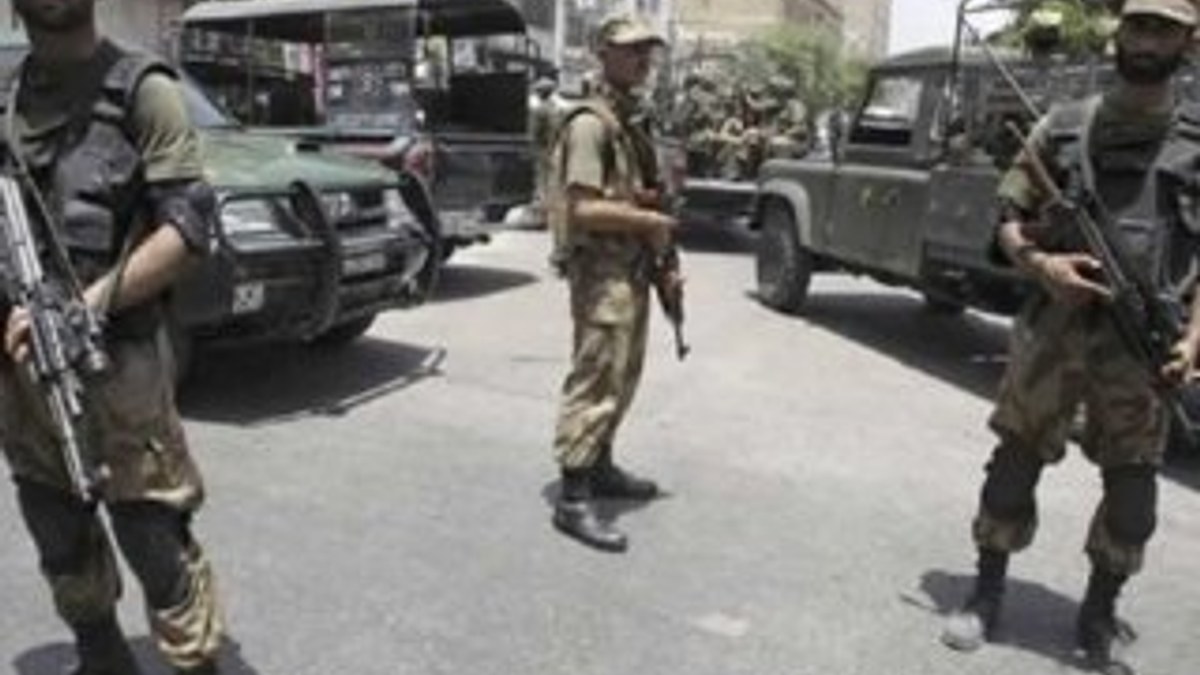 Pakistan’da silahlı saldırı: 13 ölü 17 yaralı