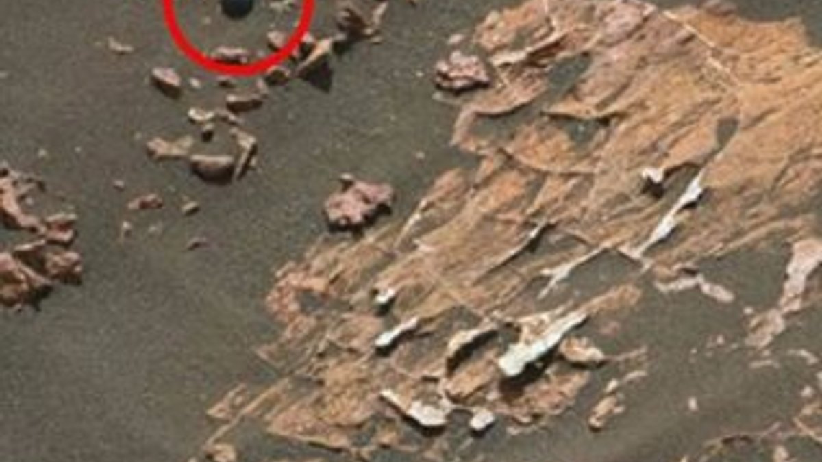 Mars yüzeyinde gizemli küre