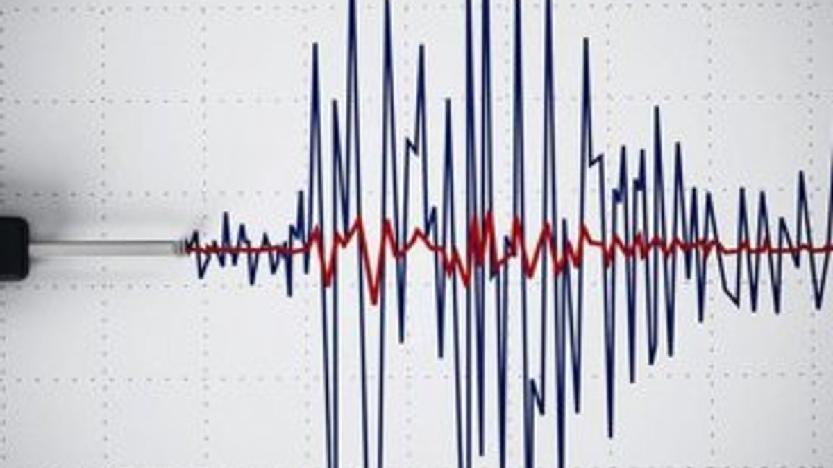 İran yeniden deprem ile sarsıldı
