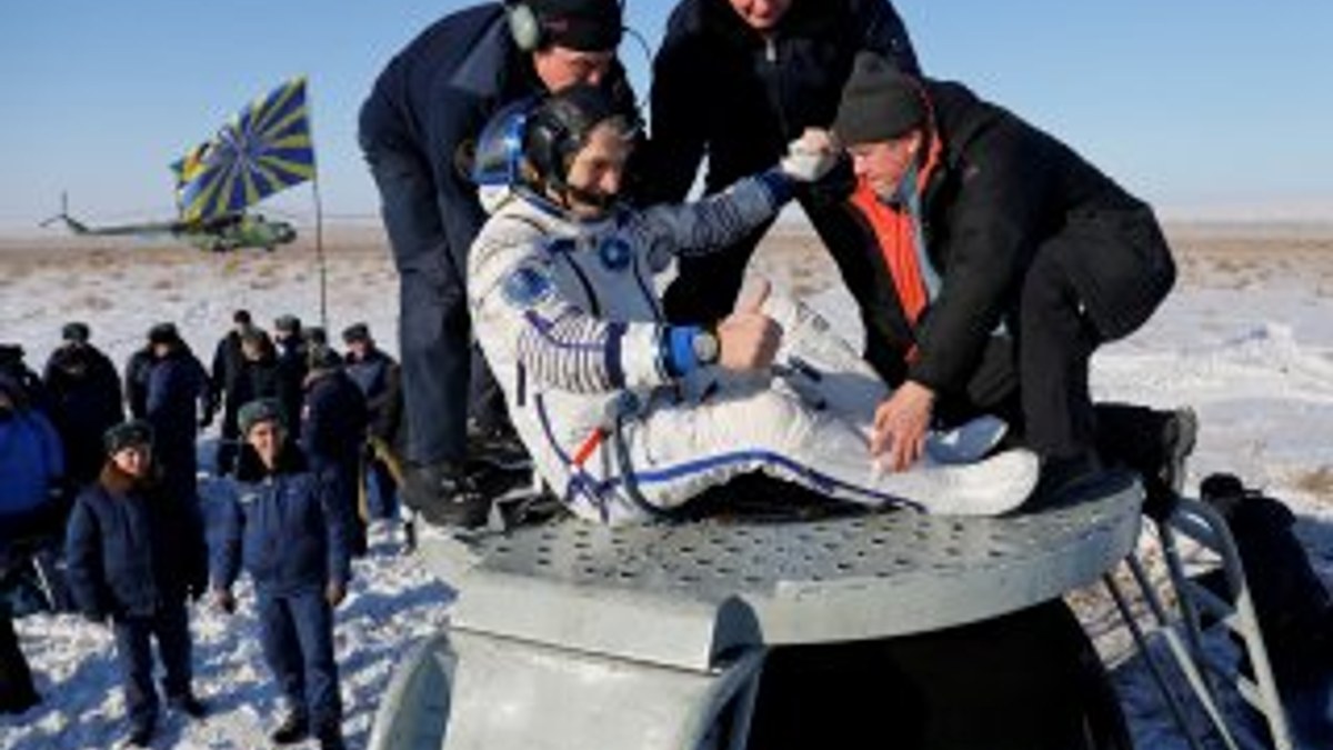 Üç astronot uzaydan dönüş yaptı