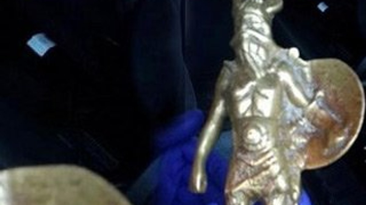 Aydın'da otobüsten Viking heykeli çıktı