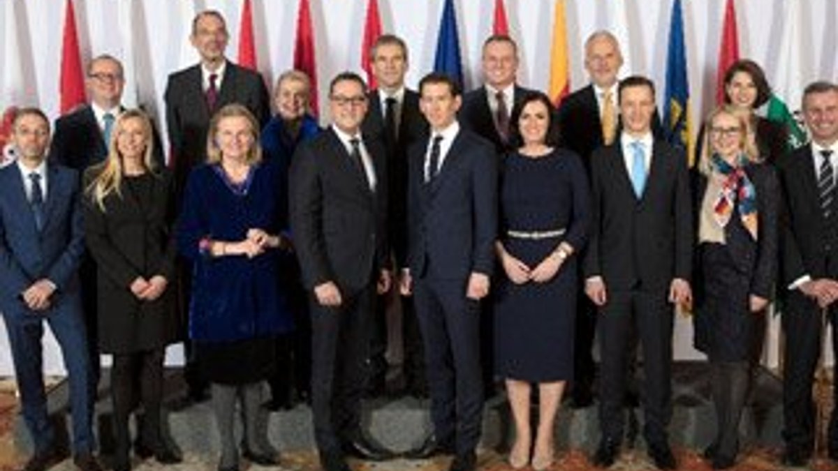 Avusturya’da aşırı sağ koalisyon hükümeti görevde