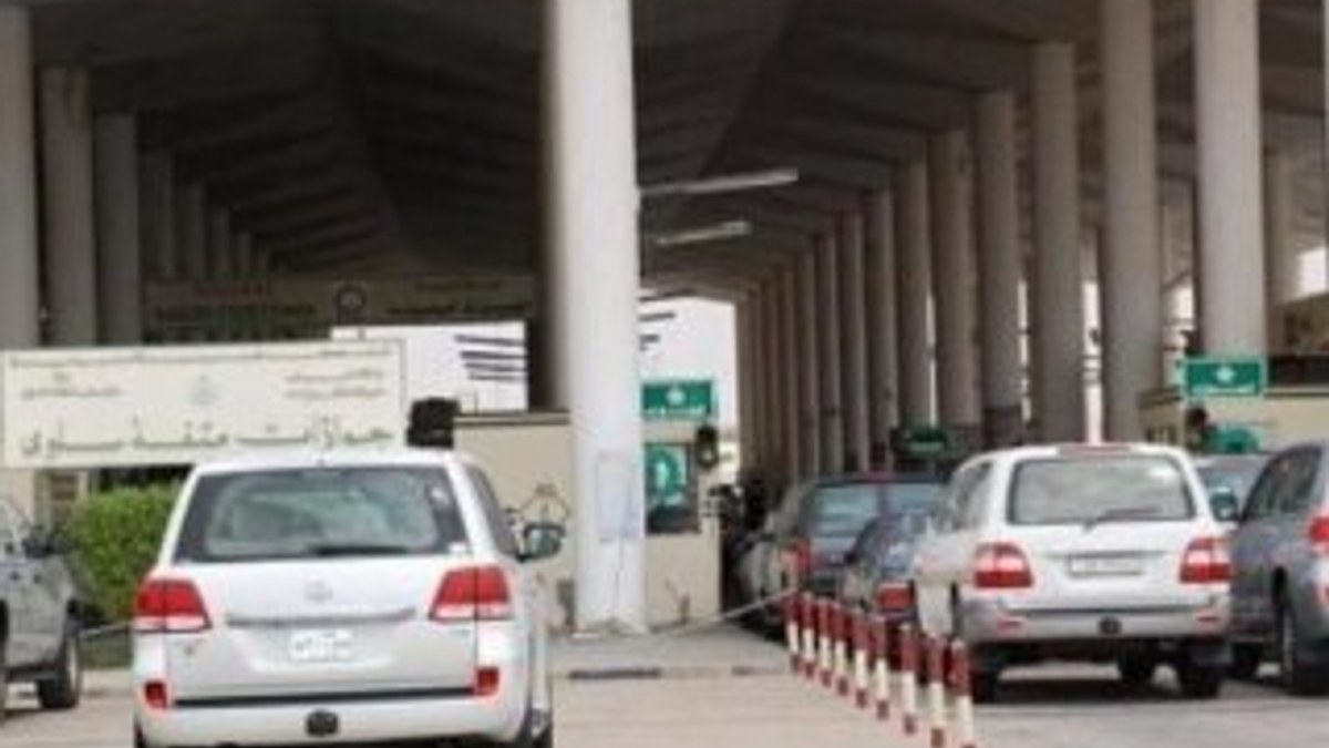 Suudi Arabistan sınır kapısını Katar'a kapattı