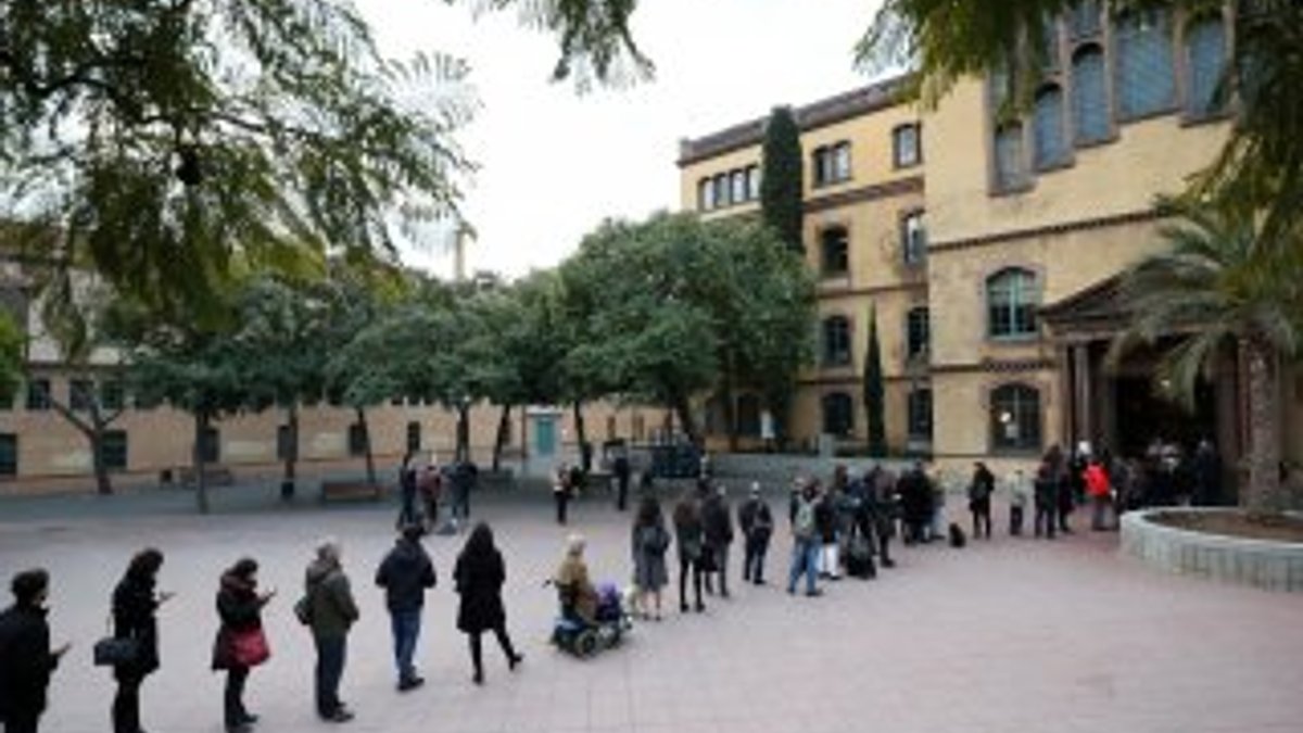 Katalanlardan seçime 'yoğun' ilgi