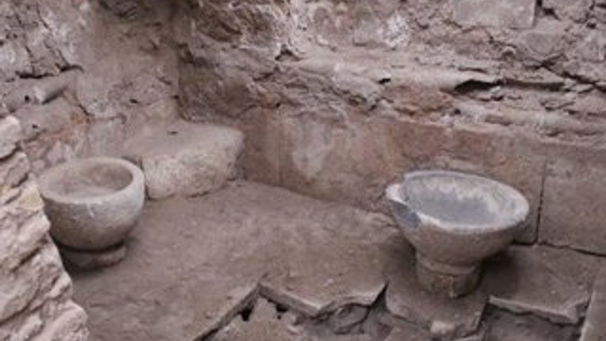 Harran'da 12'nci yüzyıldan kalma üç kubbeli hamam bulundu
