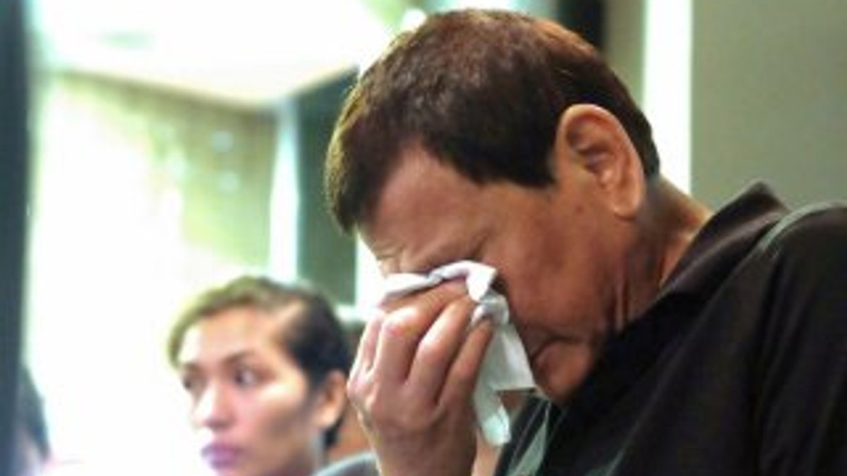 Rodrigo Duterte yangın bölgesinde ağladı