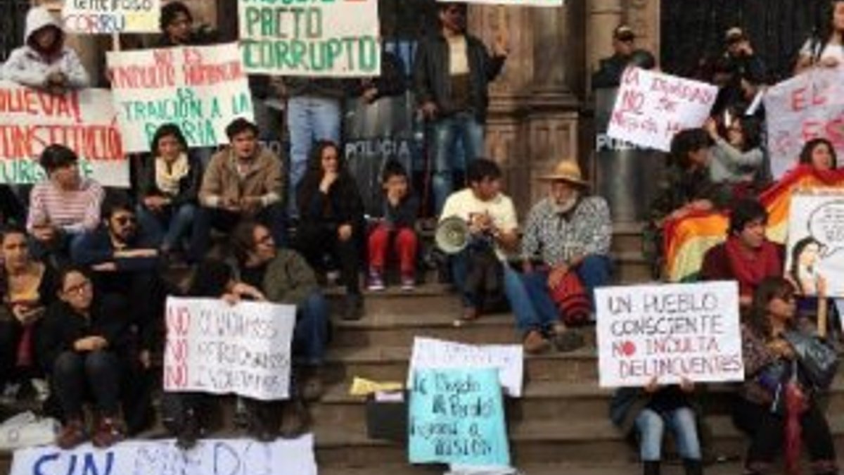 Peru eski Devlet Başkanı'nın affedilmesi protesto edildi
