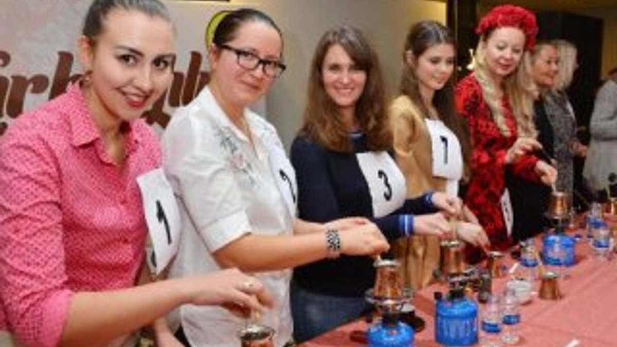 Yabancı gelinler en iyi Türk kahvesini yapmak için yarıştı