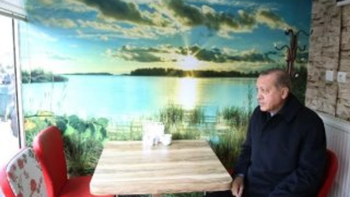 Erdoğan börekçide vatandaşlar ile sohbet etti