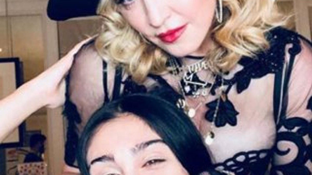 Madonna'nın kızı koltuk altı tüyleriyle gündemde