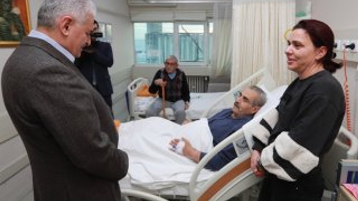 Başbakan'dan sürpriz hastane ziyareti